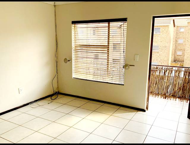 2 BEDROOM APARTMENT FOR SALE IN HONEYPARK